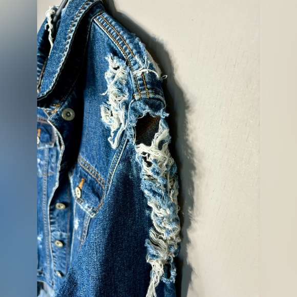 EDDIE BAUER Destroyed Jean Jacket - Picture 9 of 10